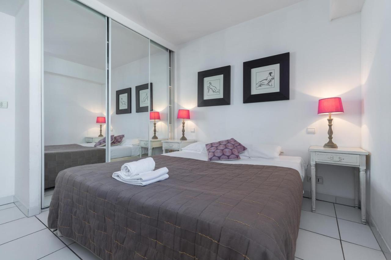 Bright Two Bedroomed Apartment On The Beach In Cannes With Huge Terrace With Fabulous Sea Views - 2001 Εξωτερικό φωτογραφία